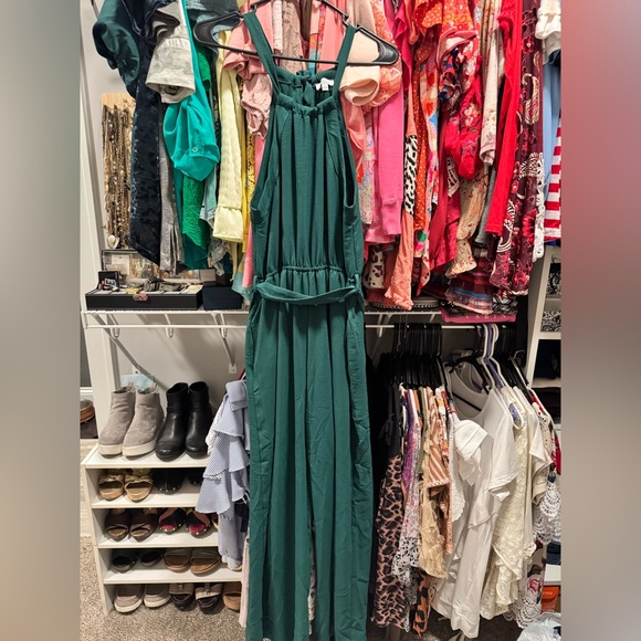 🌲White Birch Emerald Green Tiered Halter Neck Jumpsuit🌲 - Picture 3 of 6